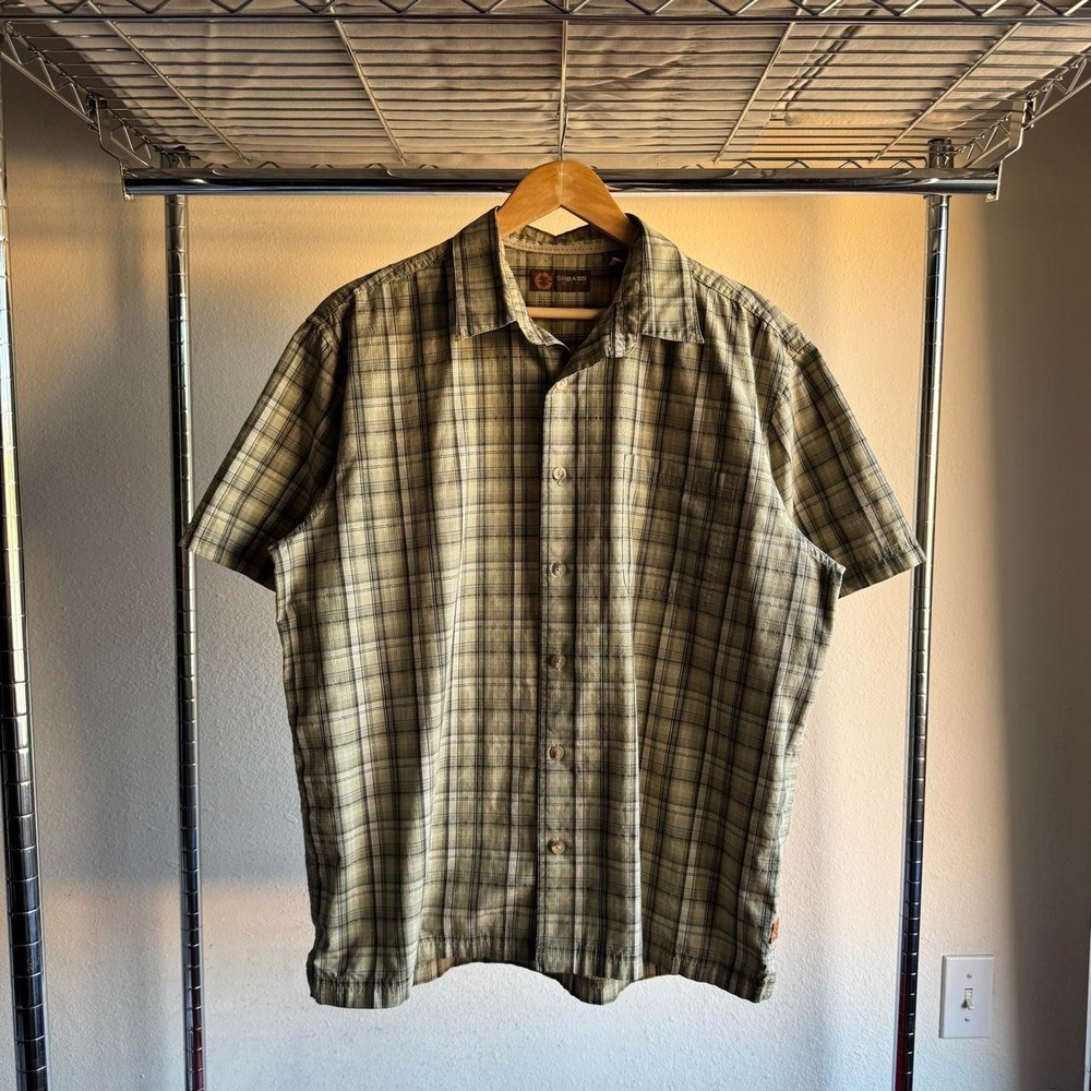 GH Bass Earth Mens Large Olive Tan Plaid Short Sleeve Button Up Workwear Shirt